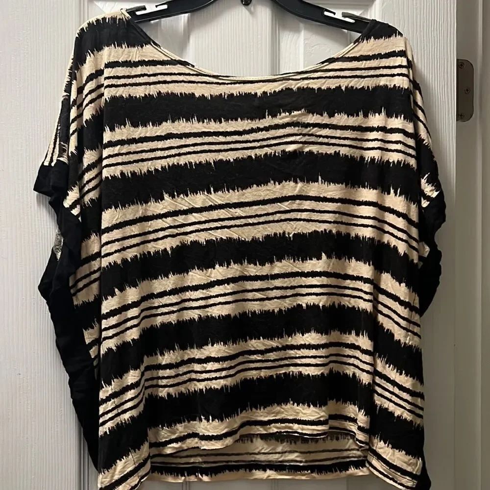 Black & Creme Oversized Shirt - One Sized - Super Soft Tee - John Eshaya